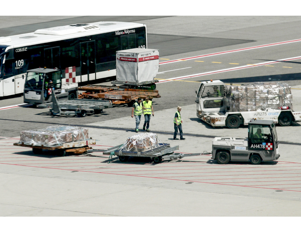 Guasto al traffico aereo, disagi negli aeroporti di Milano e Bergamo