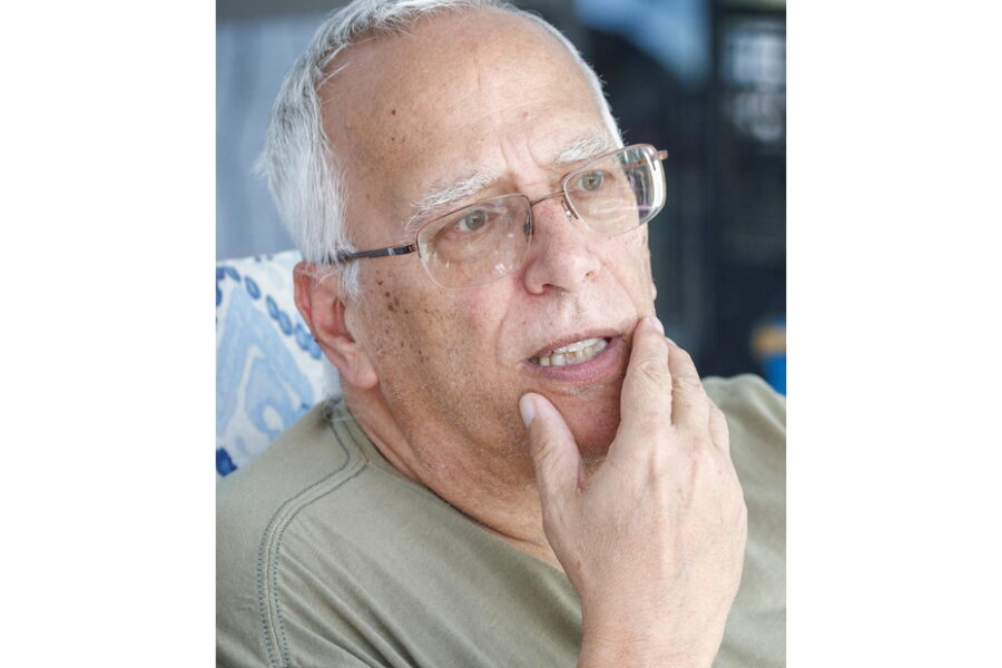 Subito dopo l'intervento. Louis all'emittente NewsMax