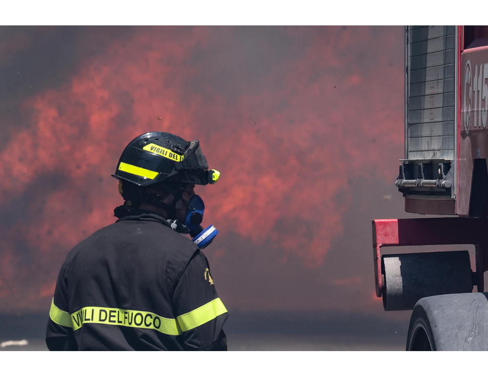 Incendio in casa, anziana muore per salvare i suoi gatti
