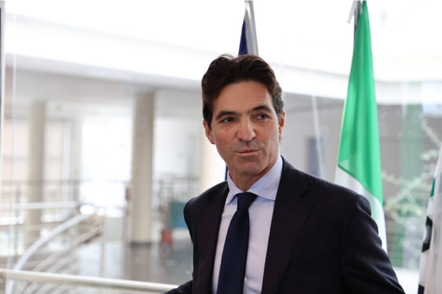 Il presidente delle Marche: "chi dice che potevo sapere porti una prova"
