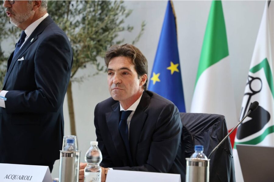 Il presidente delle Marche a Muccia: "popolazioni non meritavano questa situazione"