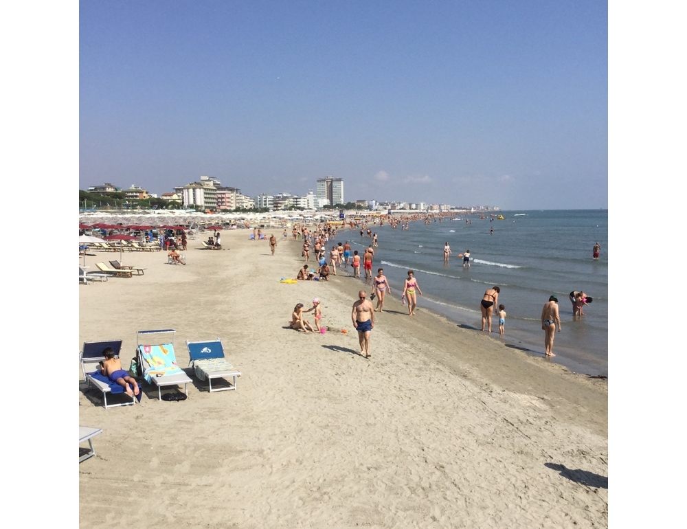 Investì turista in spiaggia con una ruspa, nuova denuncia per minacce