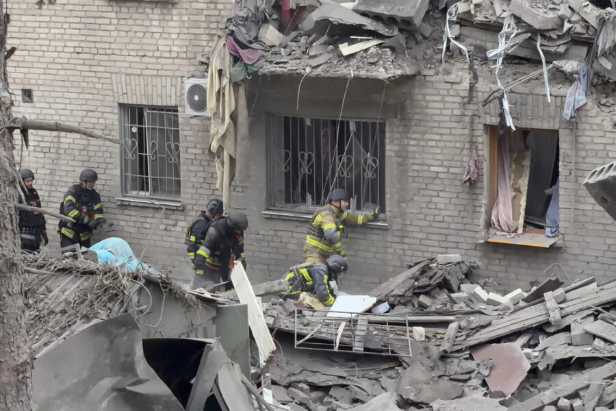 Mosca ha sganciato cinque bombe aeree su quartieri residenziali della città
