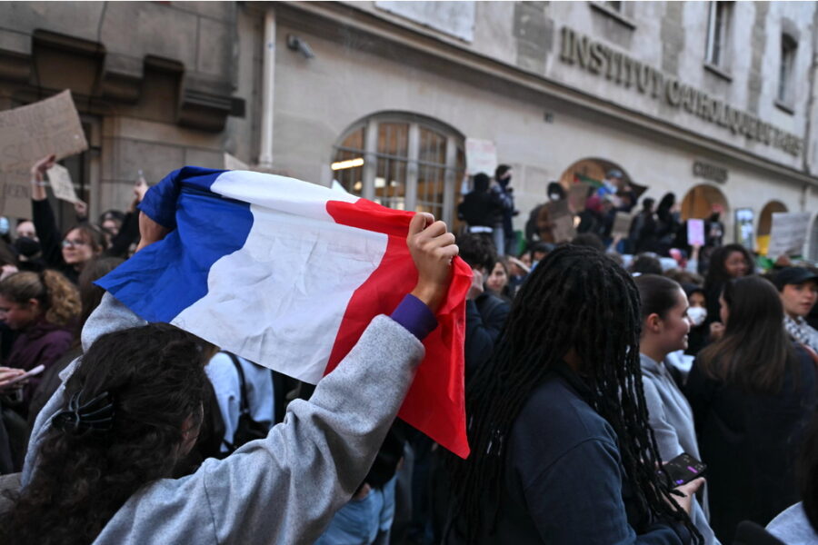 L’Unicef richiama la Francia, ‘basta violenze proteggere, i minorenni’