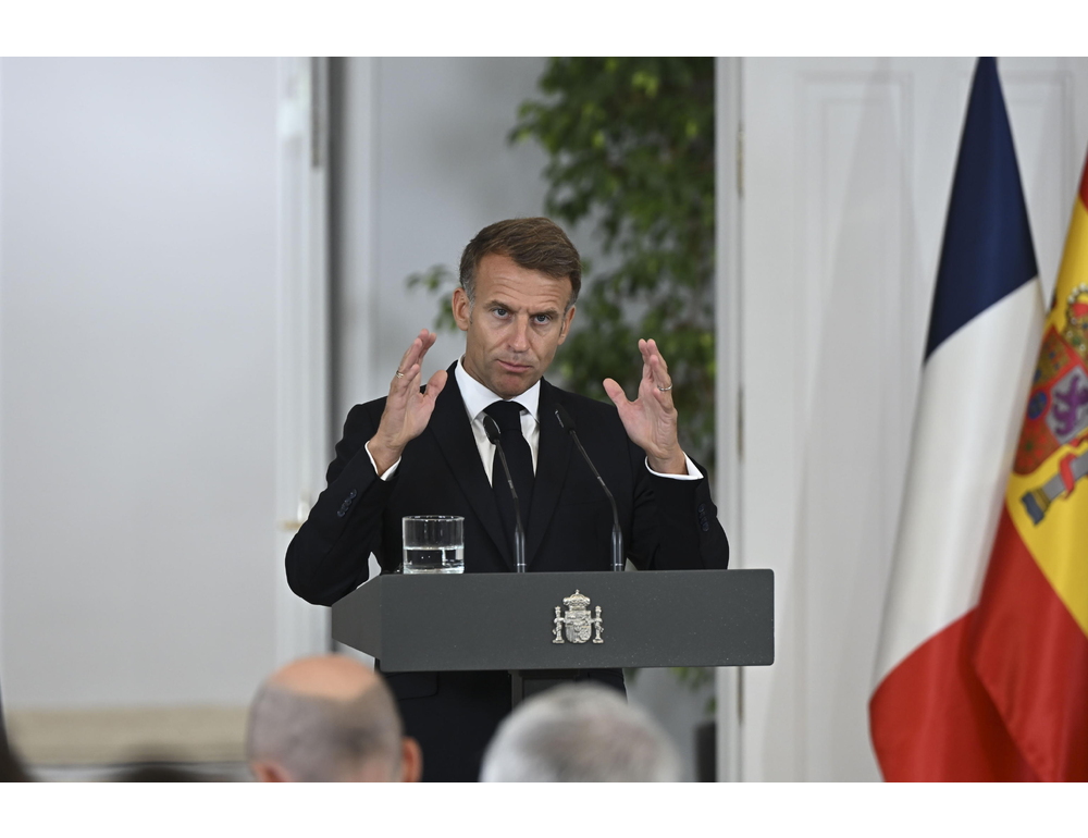 Macron presiede videoconferenza leader G7 sulla situazione energetica mondiale