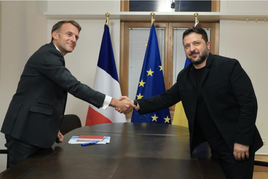 Il presidente francese: 'Strumenti assolutamente indispensabili'