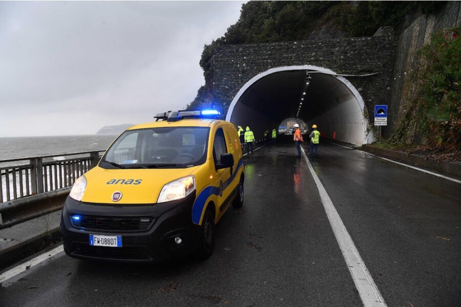 Circolazione ferroviaria rallentata lungo la linea Genova-Ventimiglia