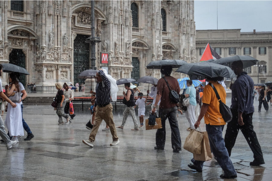 Massime inferiori ai 20 gradi al Nord entro venerdì. Domenica il tempo migliora
