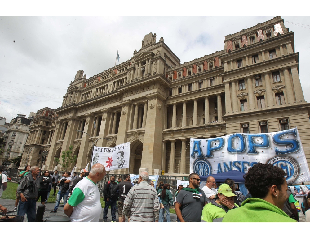 Marcia indietro della Corte Suprema in Argentina sulla vendita di terre a stranieri