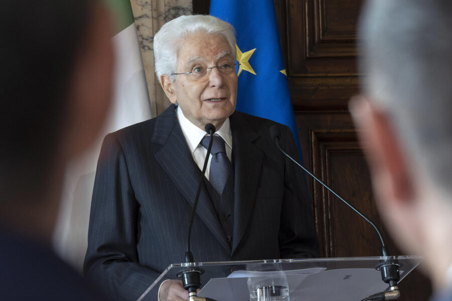 'Condizionano le opinioni pubbliche e indirizzano gli orientamenti e le scelte'