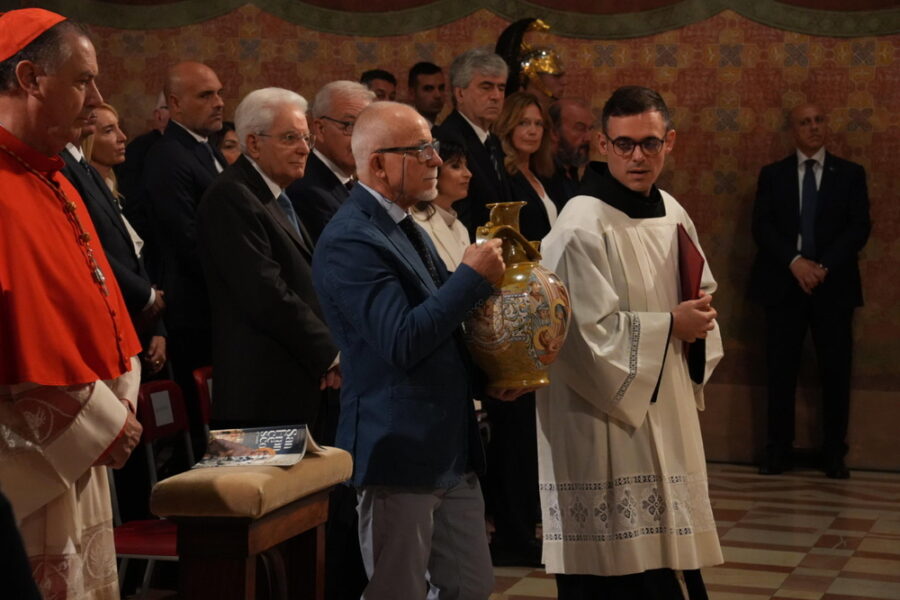 "Il sole di Francesco possa convertire le menti indurite dall'odio"