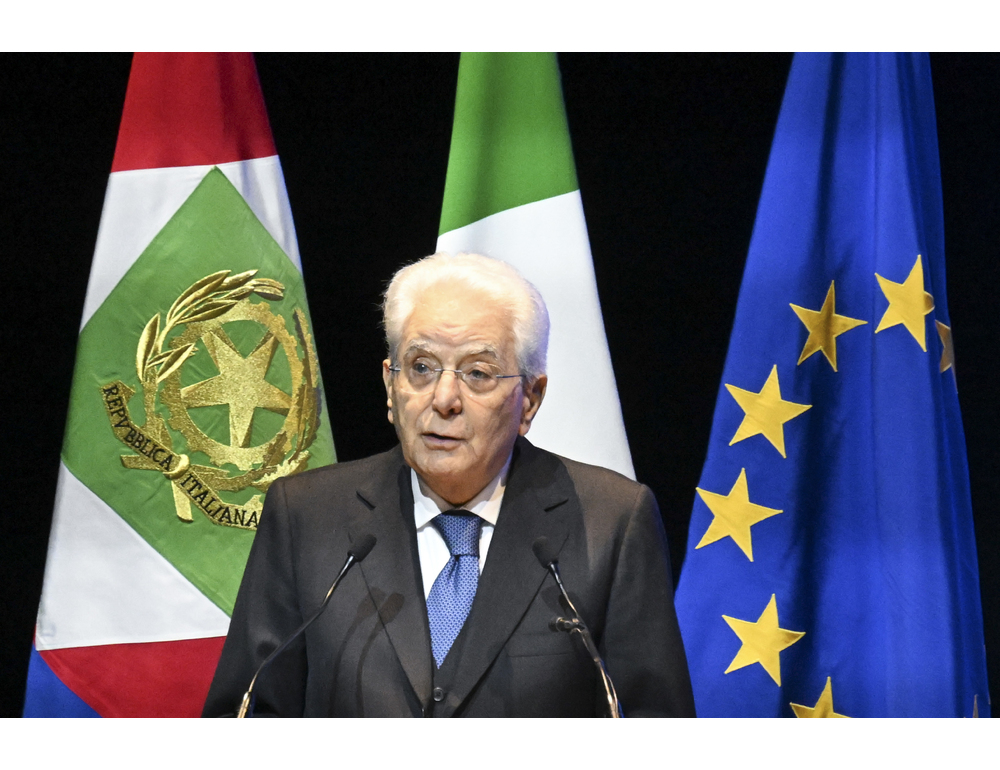 Mattarella promulga la Giornata della carta ma avverte, aumentano vertiginosamente