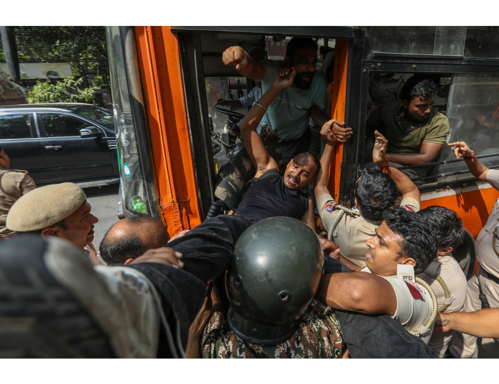 Media India, ‘migliaia le persone fermate alla protesta a New Delhi’