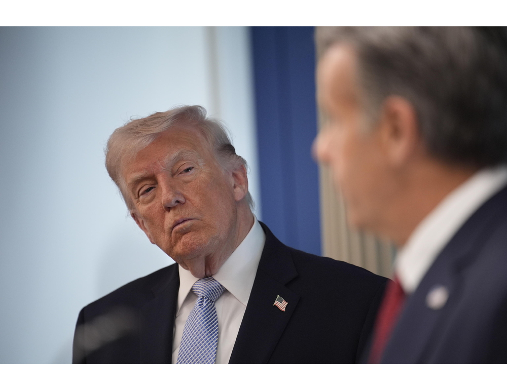 Media, Trump furioso, potrebbe interrompere intelligence con Kiev