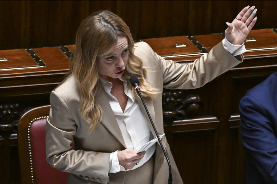 La battuta della premier durante le repliche alla Camera