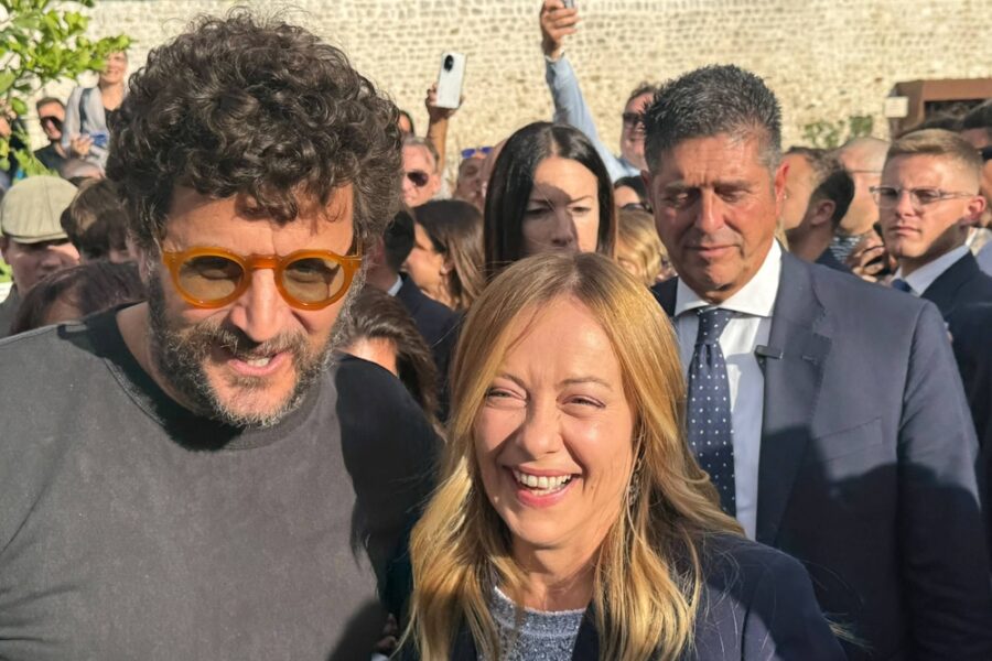 Vicina all'Arabia Saudita e a famiglie delle vittime