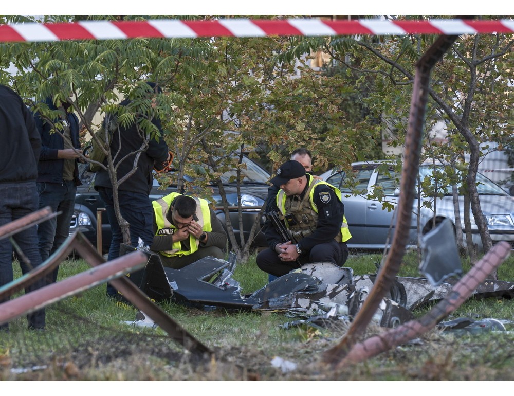 Mosca, bombardate sei centrali elettriche a Kiev e Kharkiv
