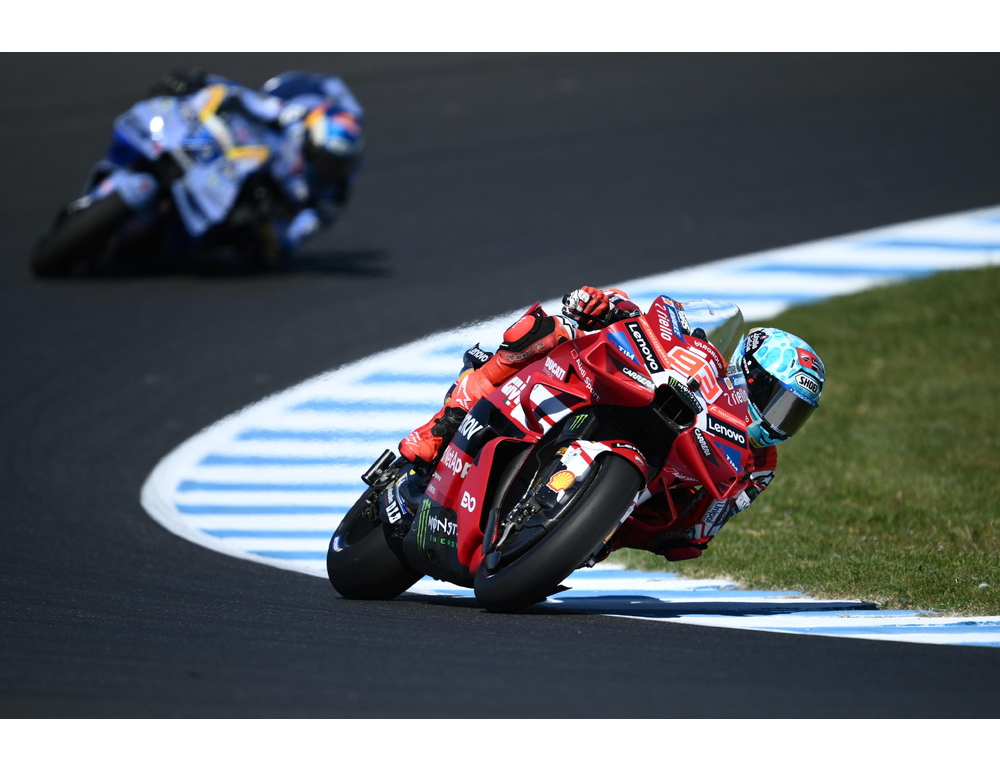 Moto Gp Australia, Marc Marquez cade ma conquista la pole