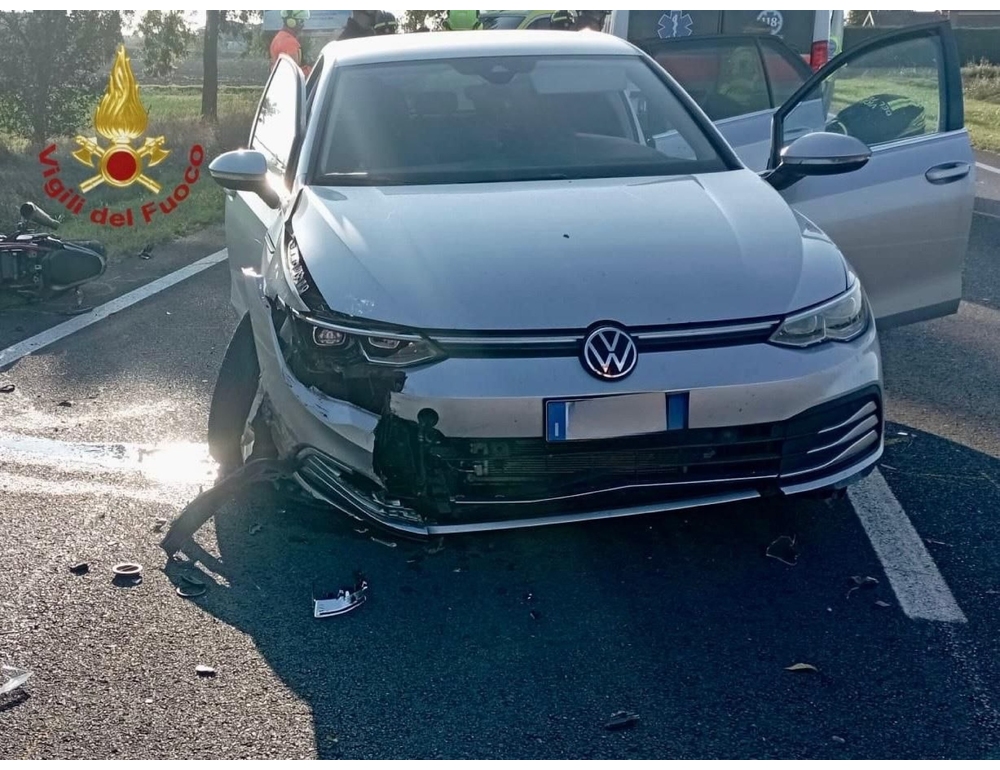 Moto contro auto, un morto e quattro feriti nel Rodigino
