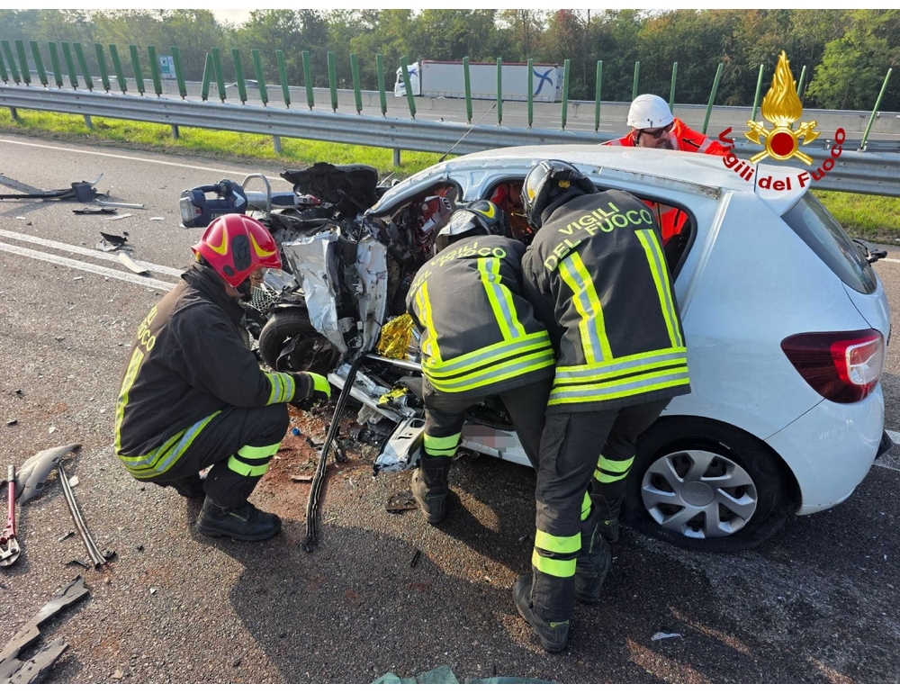 Muore nello scontro con l’auto dell’ex, lui arrestato e portato in cella
