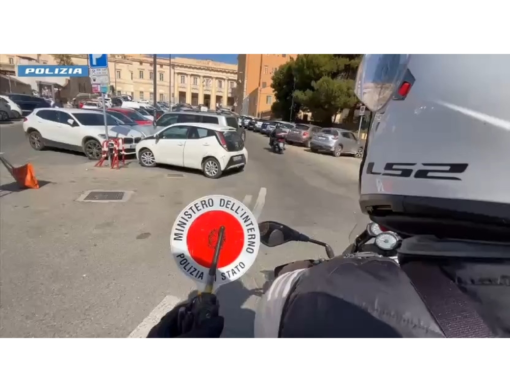 Nasconde 20 chili di hascisc nel freezer, arrestato a Cagliari