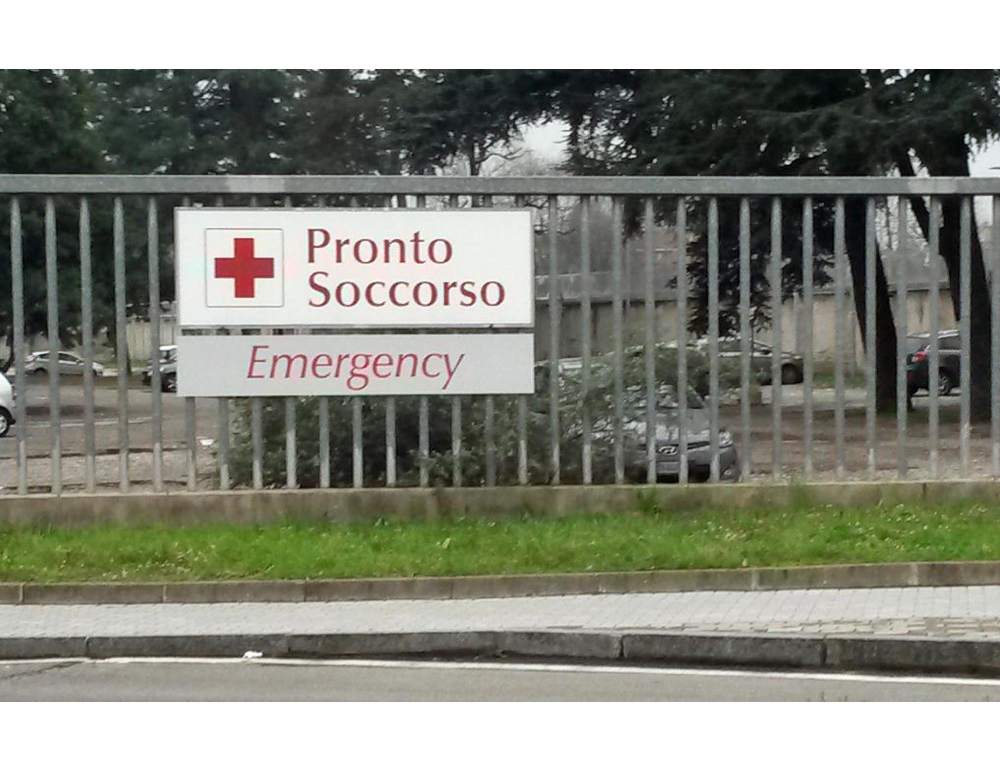 Neonato abbandonato in un sacchetto per strada nel Milanese