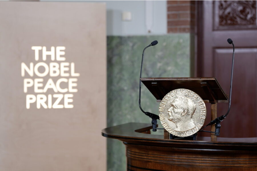 Per avere gettato le basi dell'optogenetica
