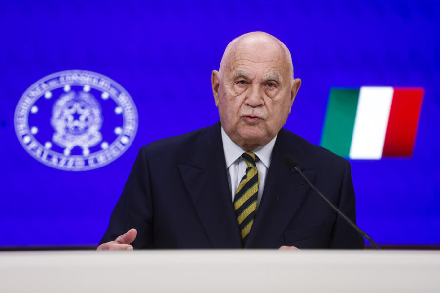 Punito chi con strumenti informatici-telematici forma gruppi per manifestazioni violente