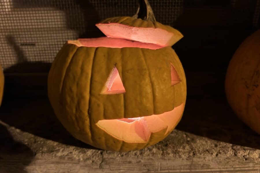 Da secoli ogni primo novembre è 'Fucacoste'. Non è Halloween ma un rito del fuoco