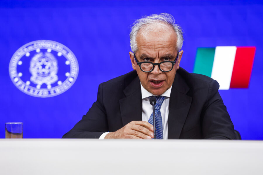 'Anche nei confronti dei minori'