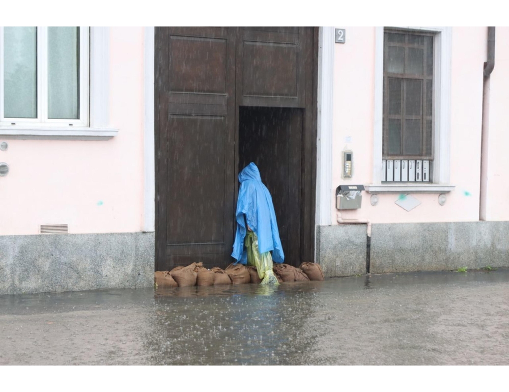 Piogge localmente abbondanti, rinforzo dei venti e temperature in calo