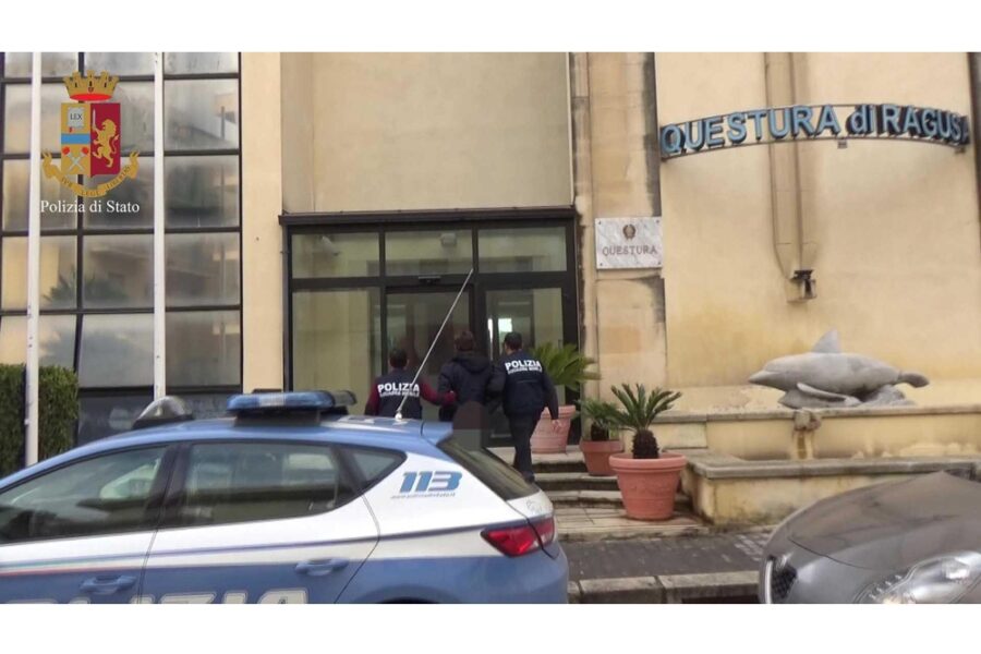 Accusata di auto-addestramento e apologia del terrorismo