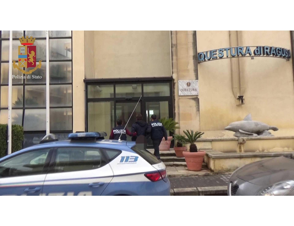 Propaganda e contatti con l’Isis, ragazzina finisce in comunità