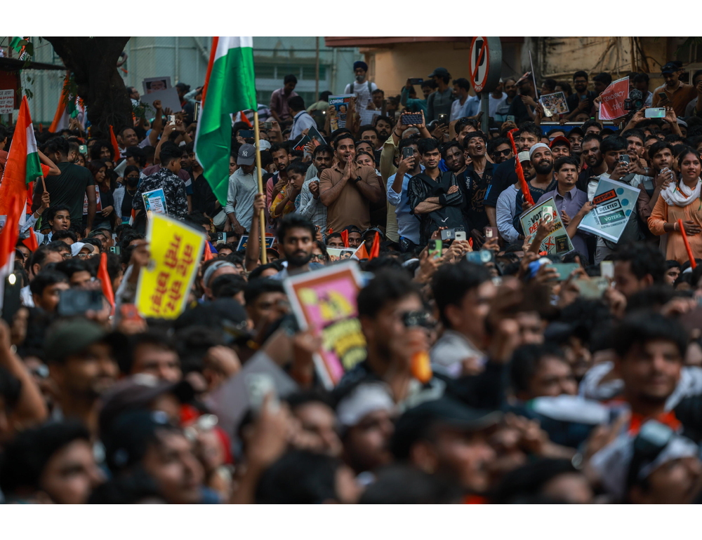 Protesta a Mumbai, ‘Partito blatte’ chiede dimissioni capo commissione elettorale