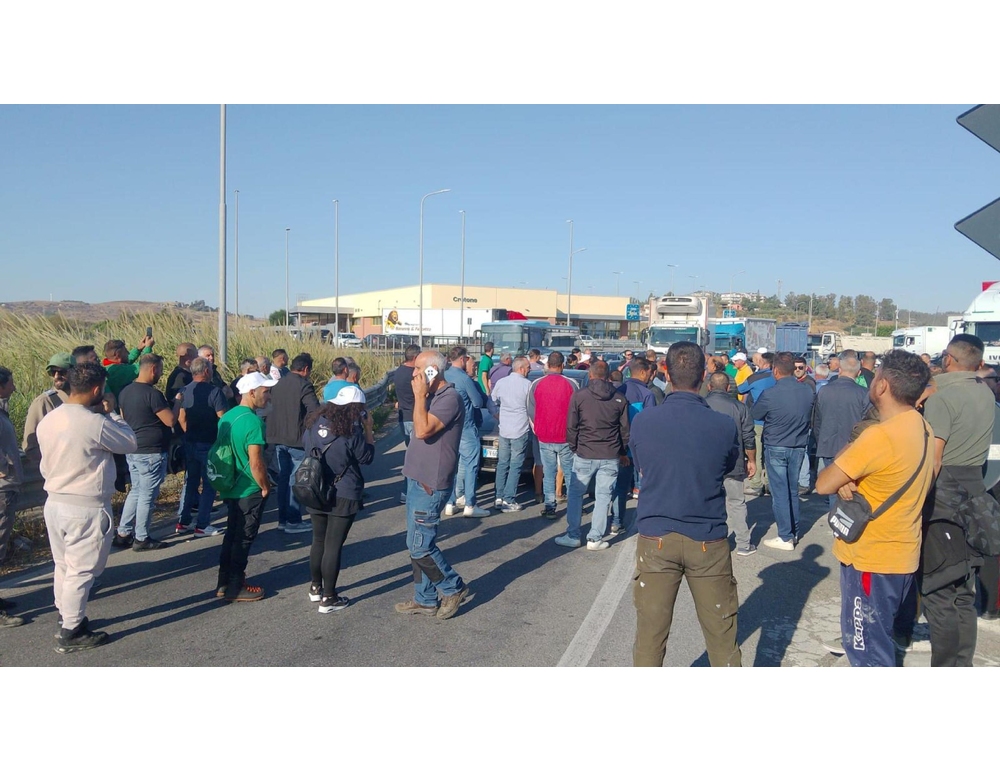 Protesta agricoltori nel Vibonese, tensione allo svincolo sulla A2