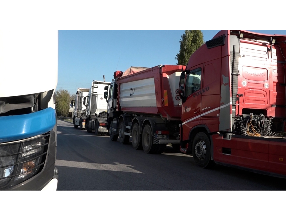 Protesta tir in Molise, autotrasportatori su Ss 85 si spostano a Venafro