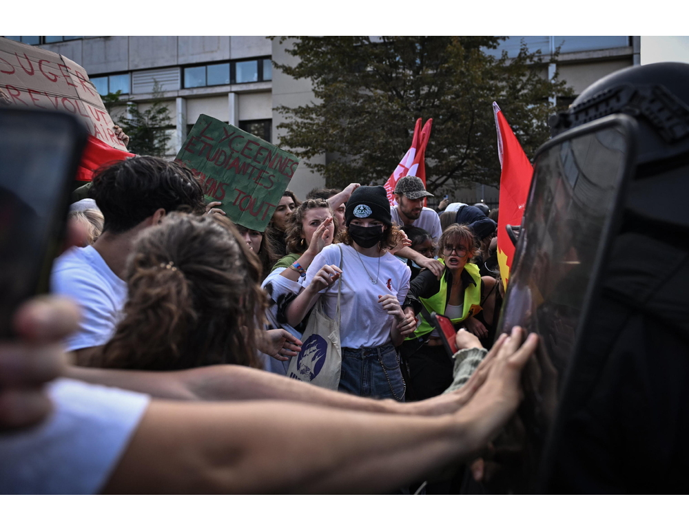 Quasi duemila fermi per le proteste studentesche in Francia