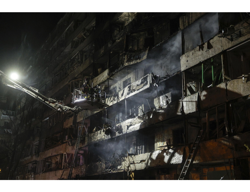 Raid sull’Ucraina, almeno 6 morti nella notte e blackout a Kiev