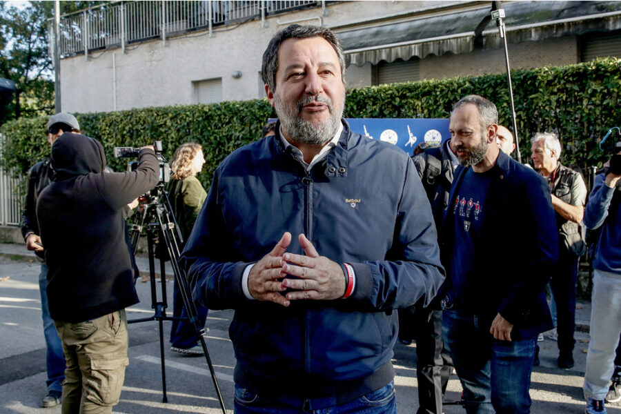 Il leader della Lega a Bruxelles per il vertice dei Patrioti: 'è l'ora della diplomazia'