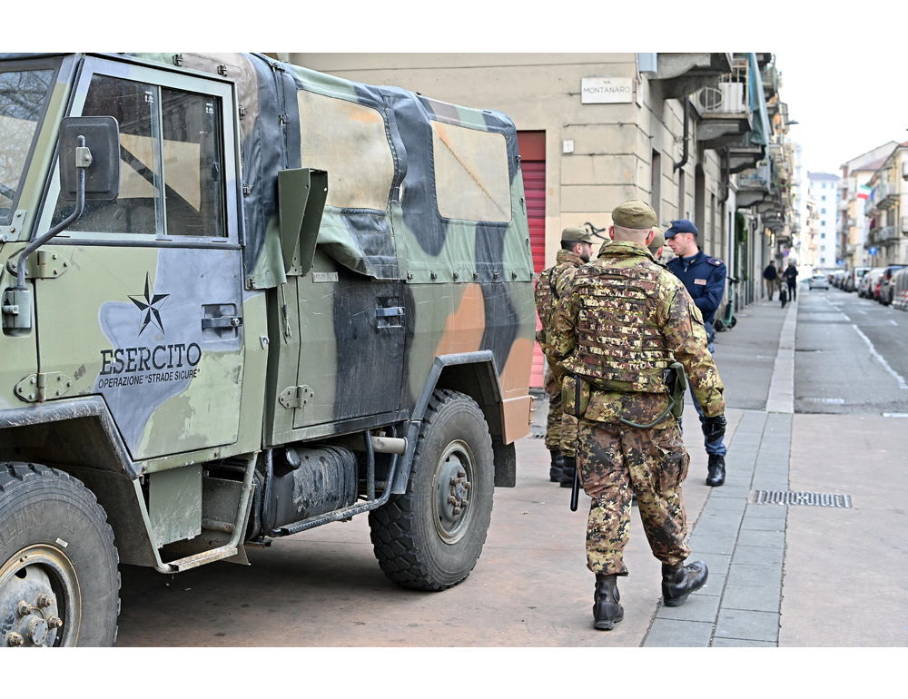 Salvini, i militari a Milano potranno intervenire con Lince e droni