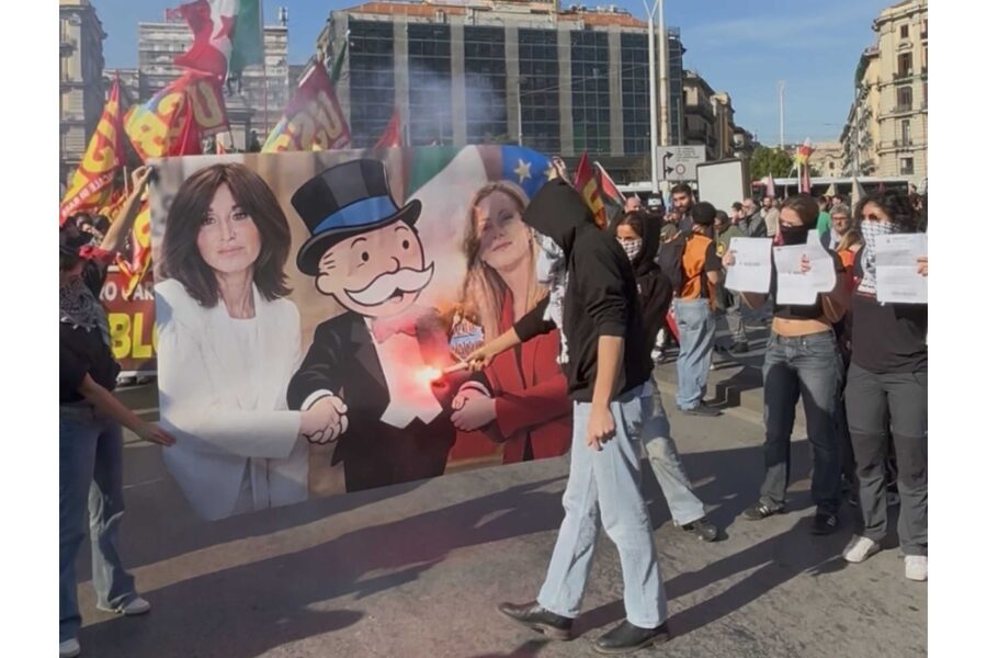 Nel bersaglio anche l'immagine di mister Monopoly