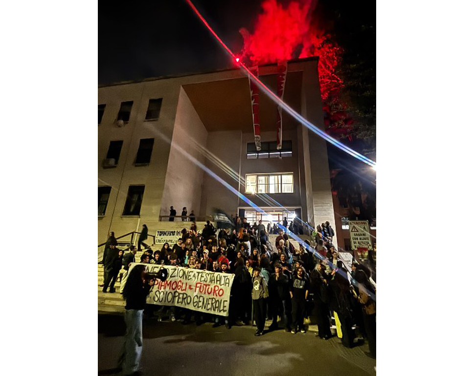 Si infiamma la protesta negli atenei, da Milano a Napoli facoltà occupate