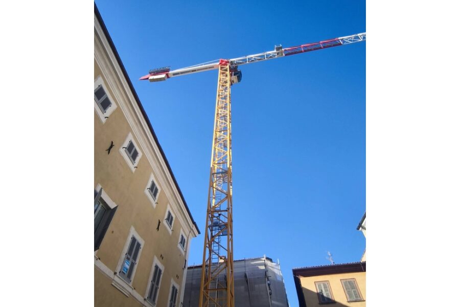 Protesta lavoratori in cantieri del post sisma a Tolentino (Macerata)