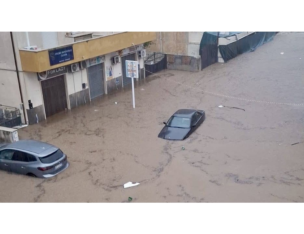 Strade e case allagate, nel litorale a sud di Roma chiesto stato di calamità