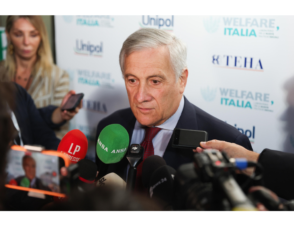 Tajani, blocchi dei tir sbagliati, non si danneggino produttori e consumatori