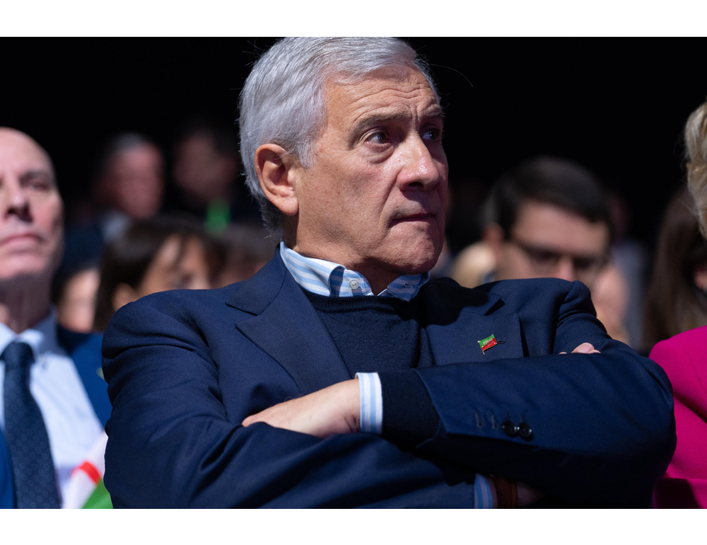 Tajani, ‘con le banche servono prudenza e dialogo, no alle scelte imposte’