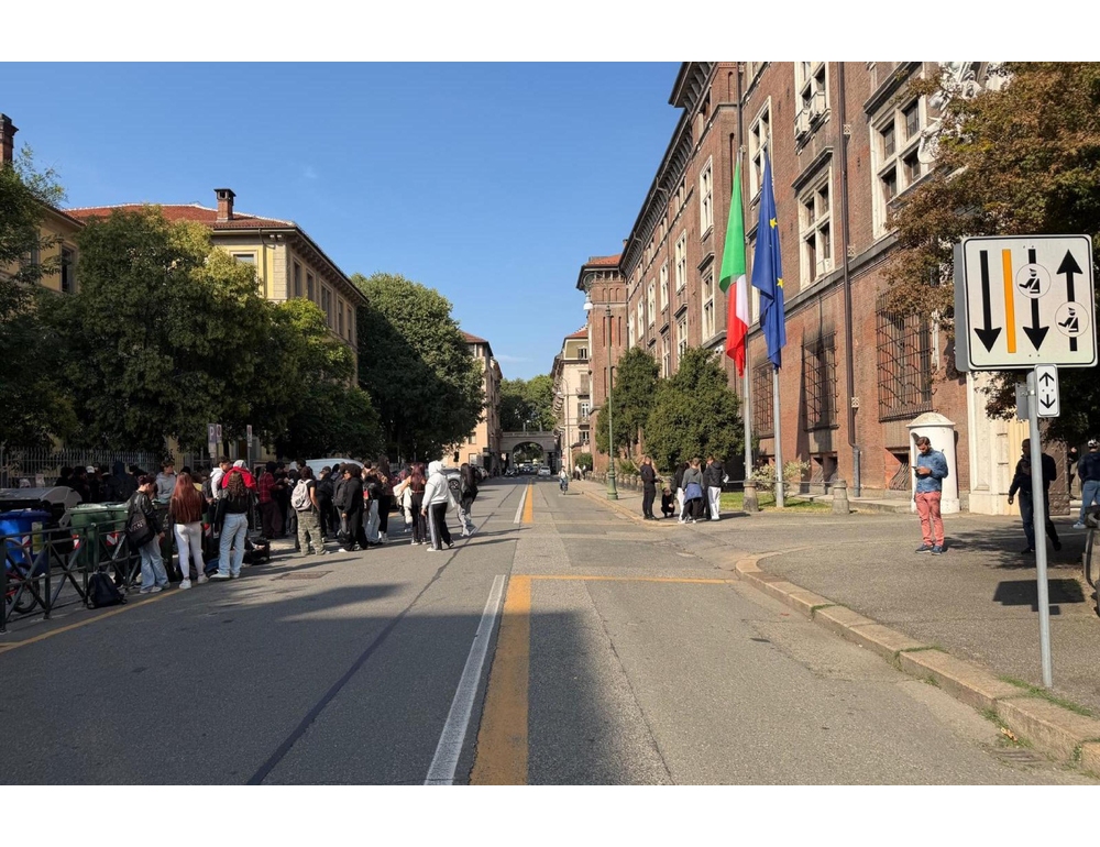 Tentata occupazione al Boselli a Torino, studente fermato e denunciato