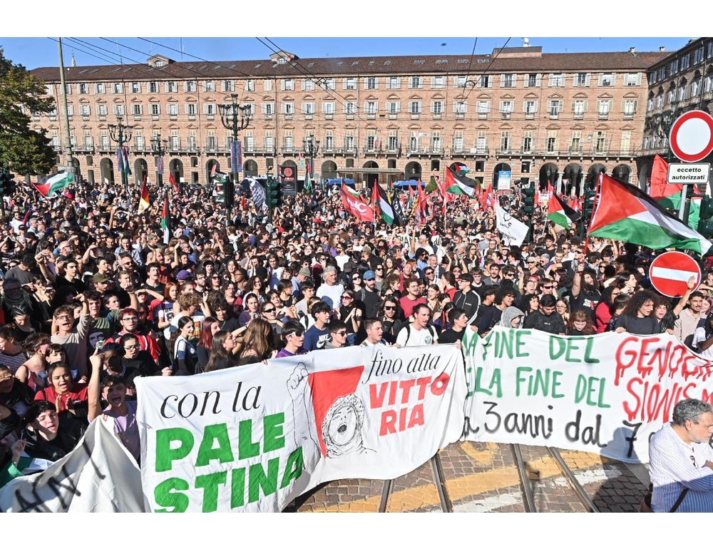 Torino per Gaza al corteo pro-Pal, ‘il 7 ottobre giornata di resistenza’