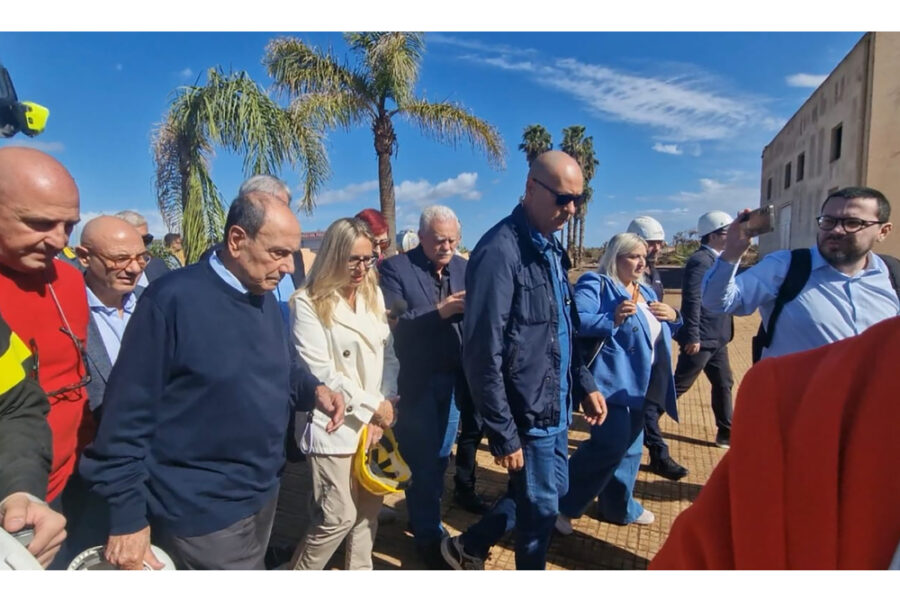 Governatore in visita alla scuola Alcide De Gasperi di Marsala devastata dal nubifragio