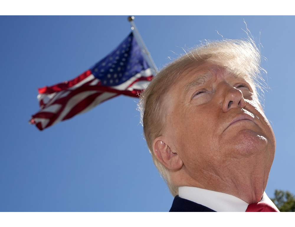 Trump, ‘Macron sta distruggendo la Francia, con i migranti’. E cita anche l’Italia